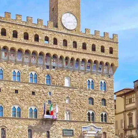 Clara Apartment
